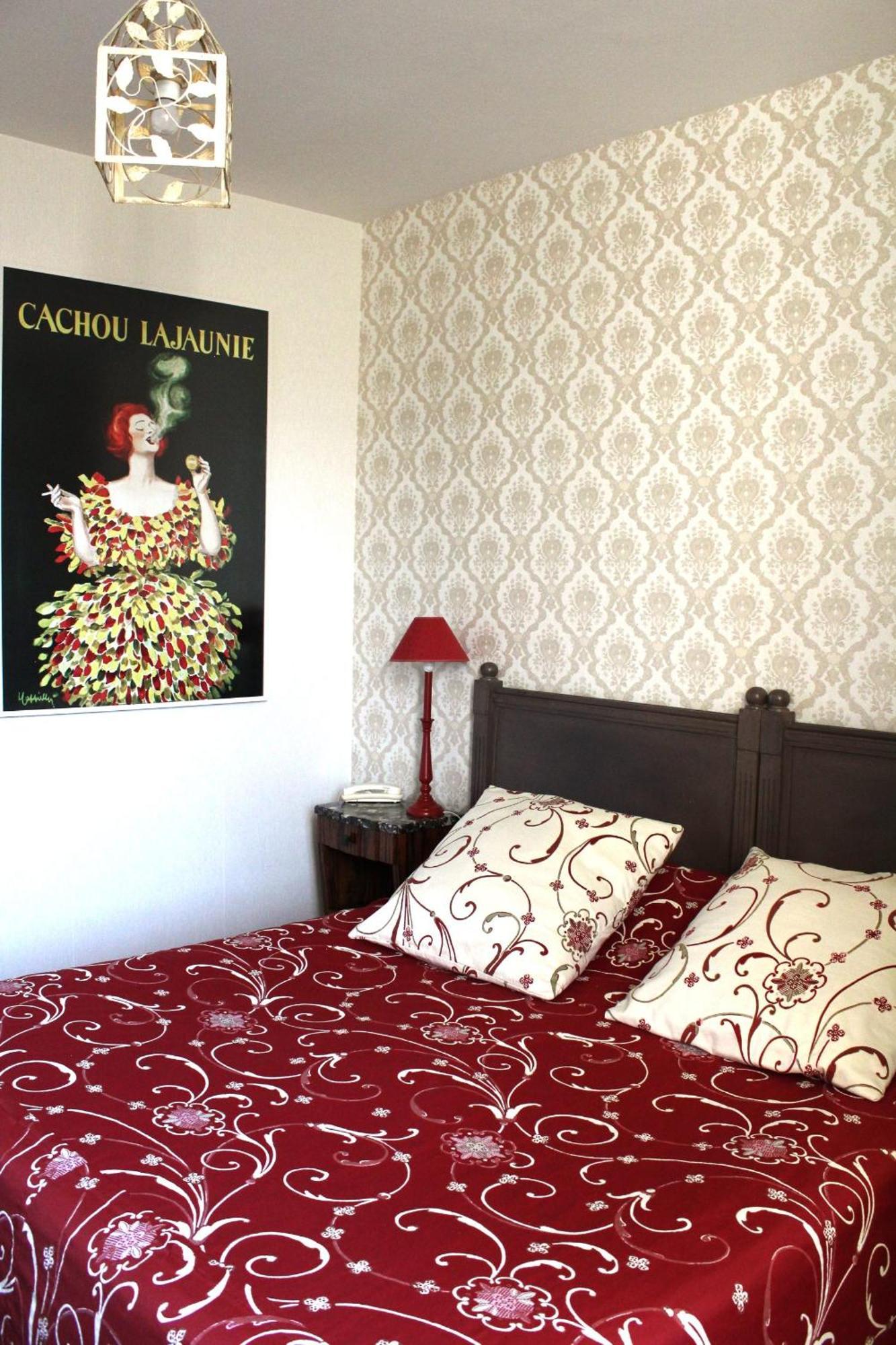 Hotel Diderot Chinon Bagian luar foto