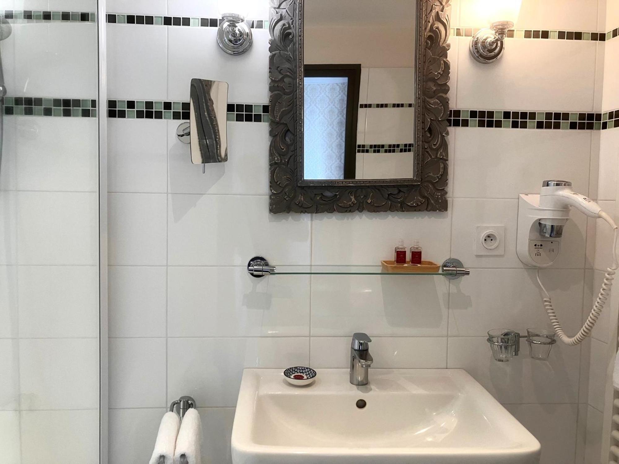 Hotel Diderot Chinon Bagian luar foto