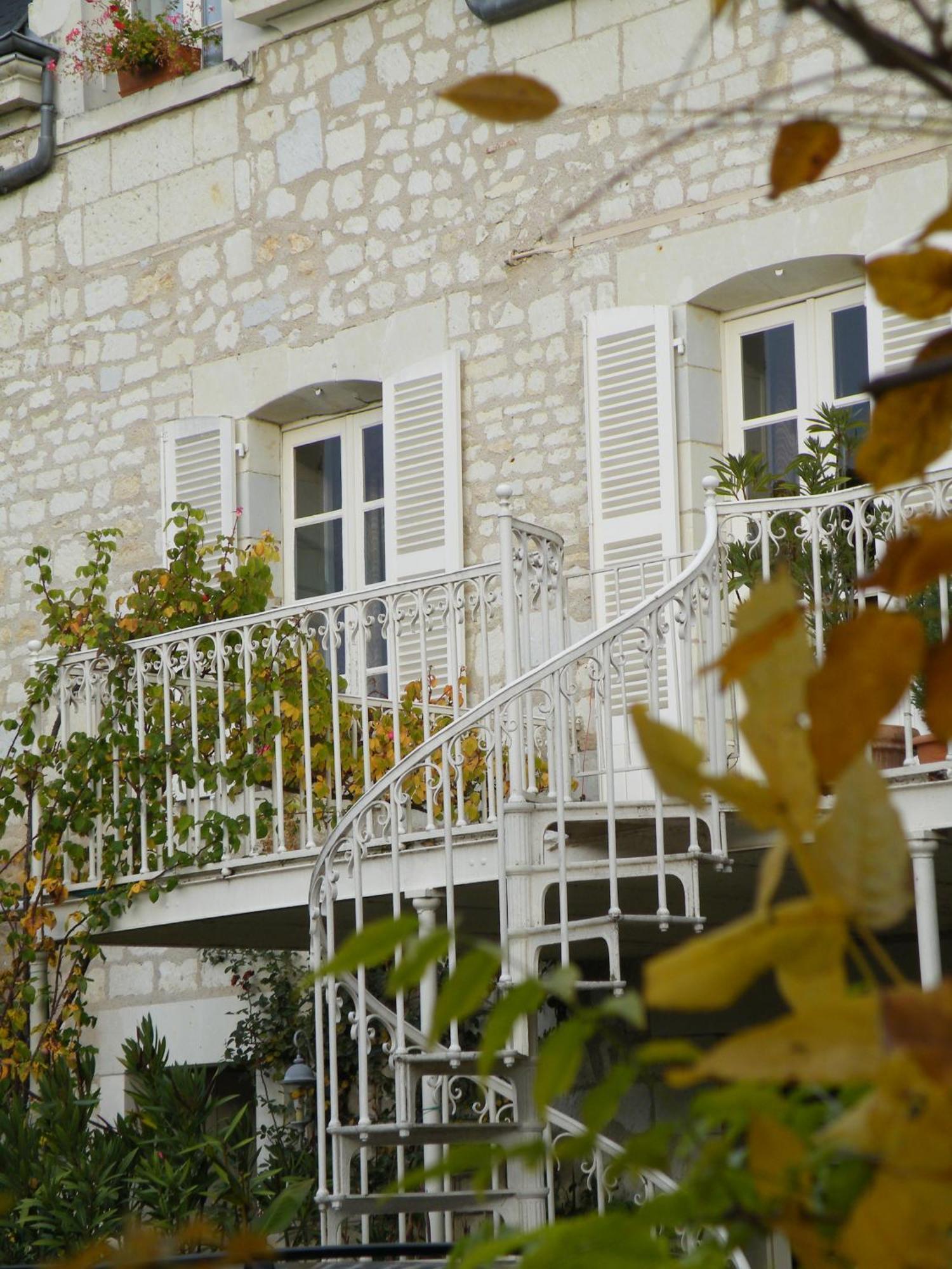 Hotel Diderot Chinon Bagian luar foto