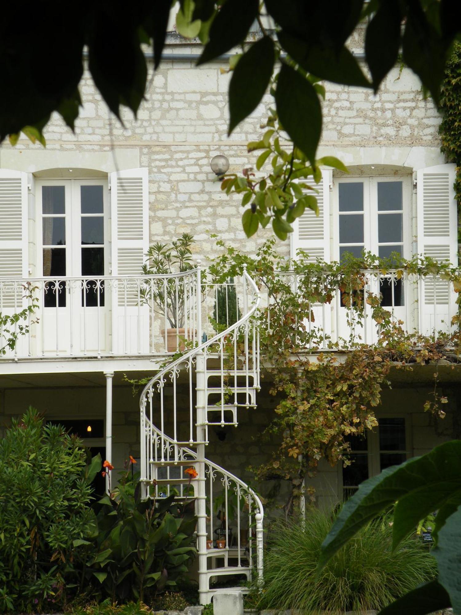 Hotel Diderot Chinon Bagian luar foto