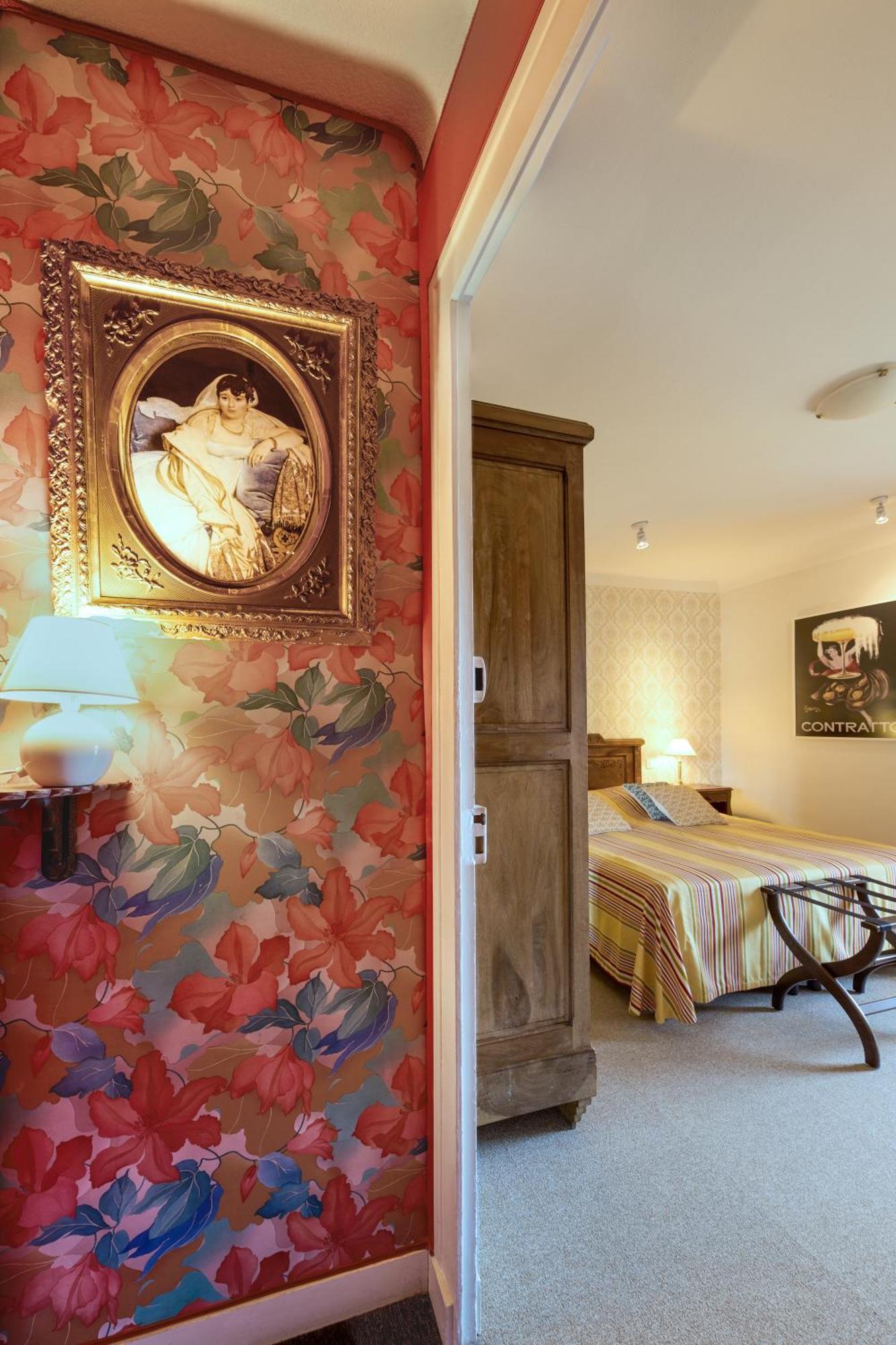 Hotel Diderot Chinon Bagian luar foto