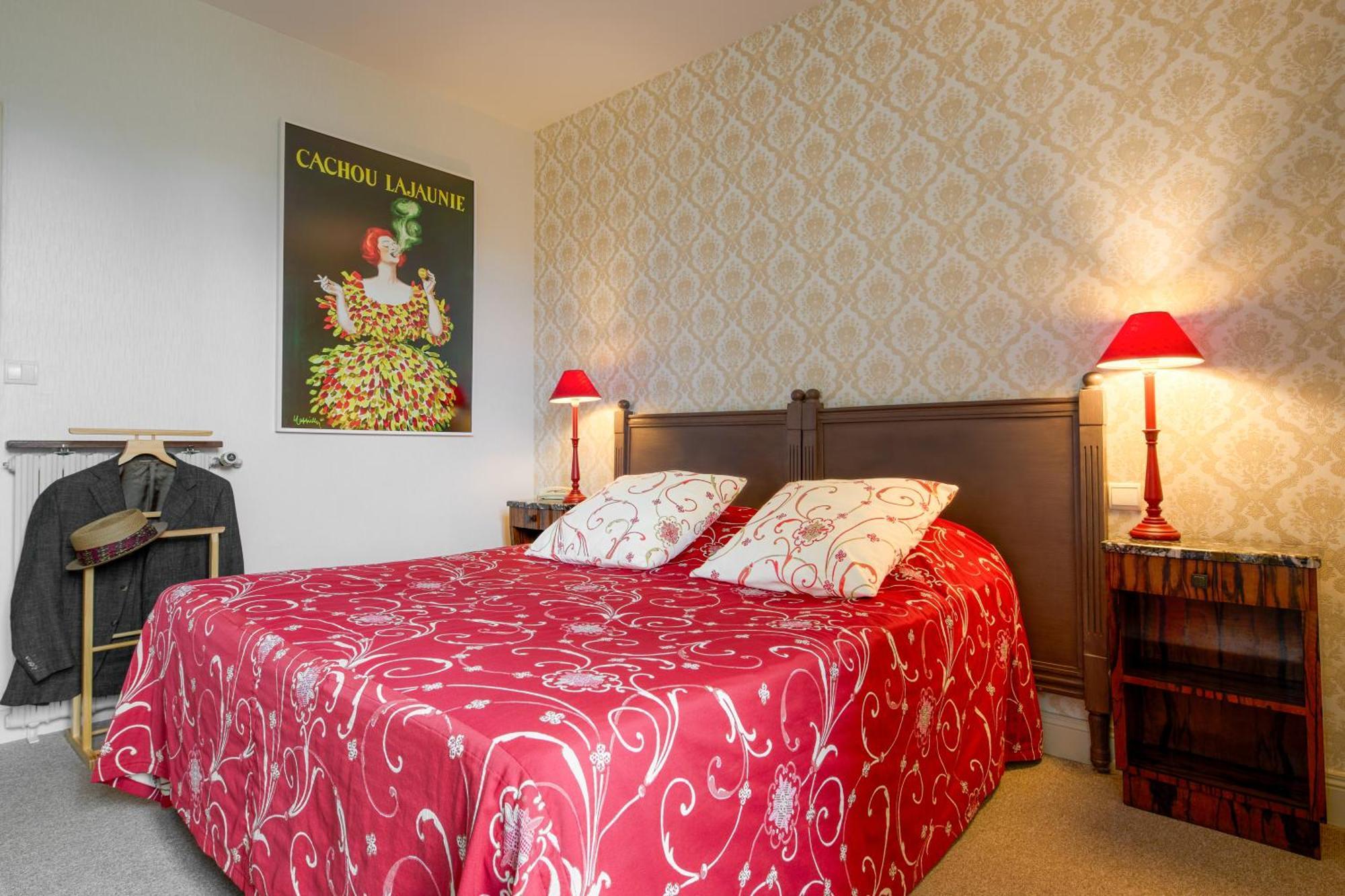 Hotel Diderot Chinon Bagian luar foto