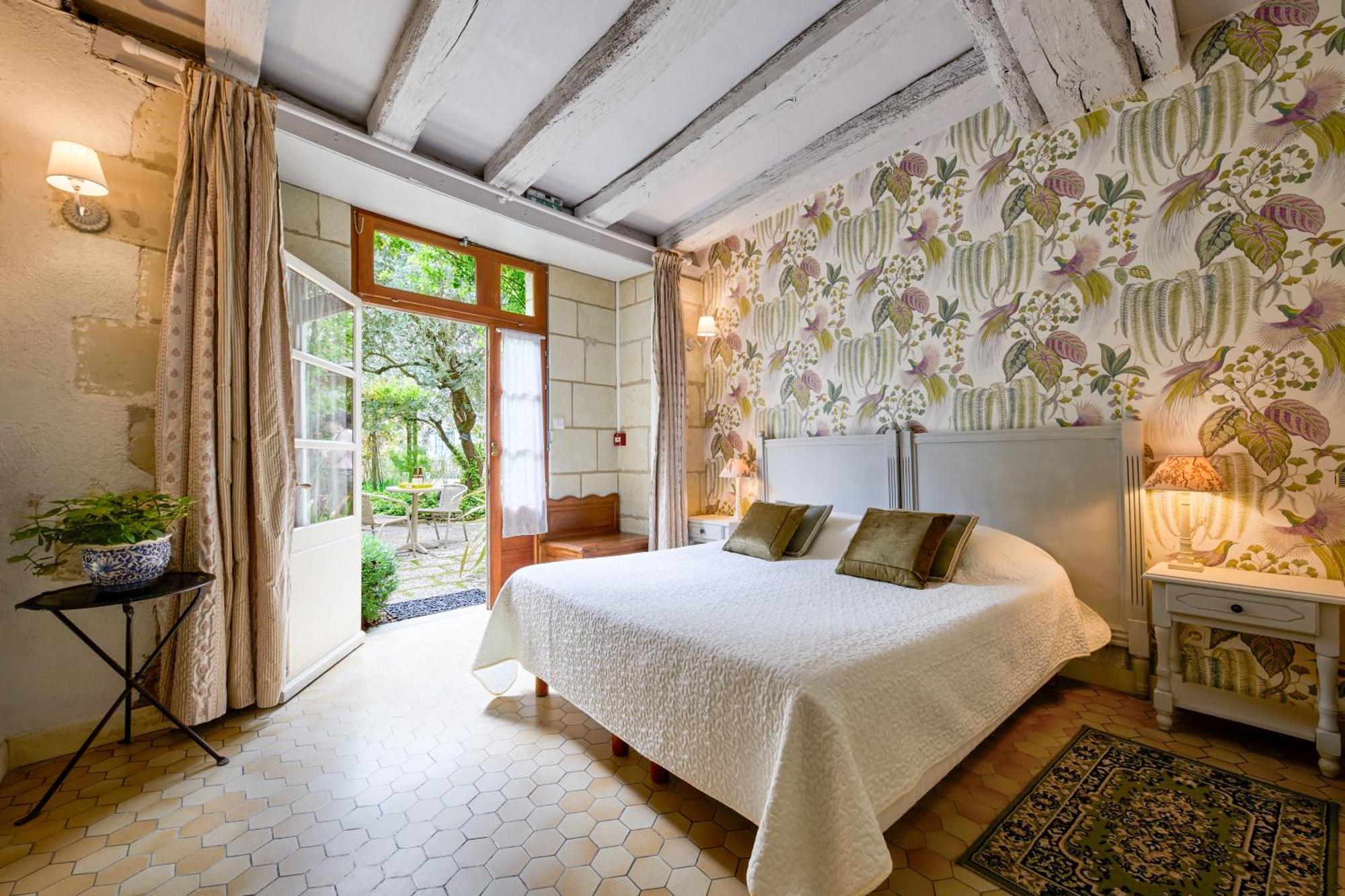 Hotel Diderot Chinon Bagian luar foto