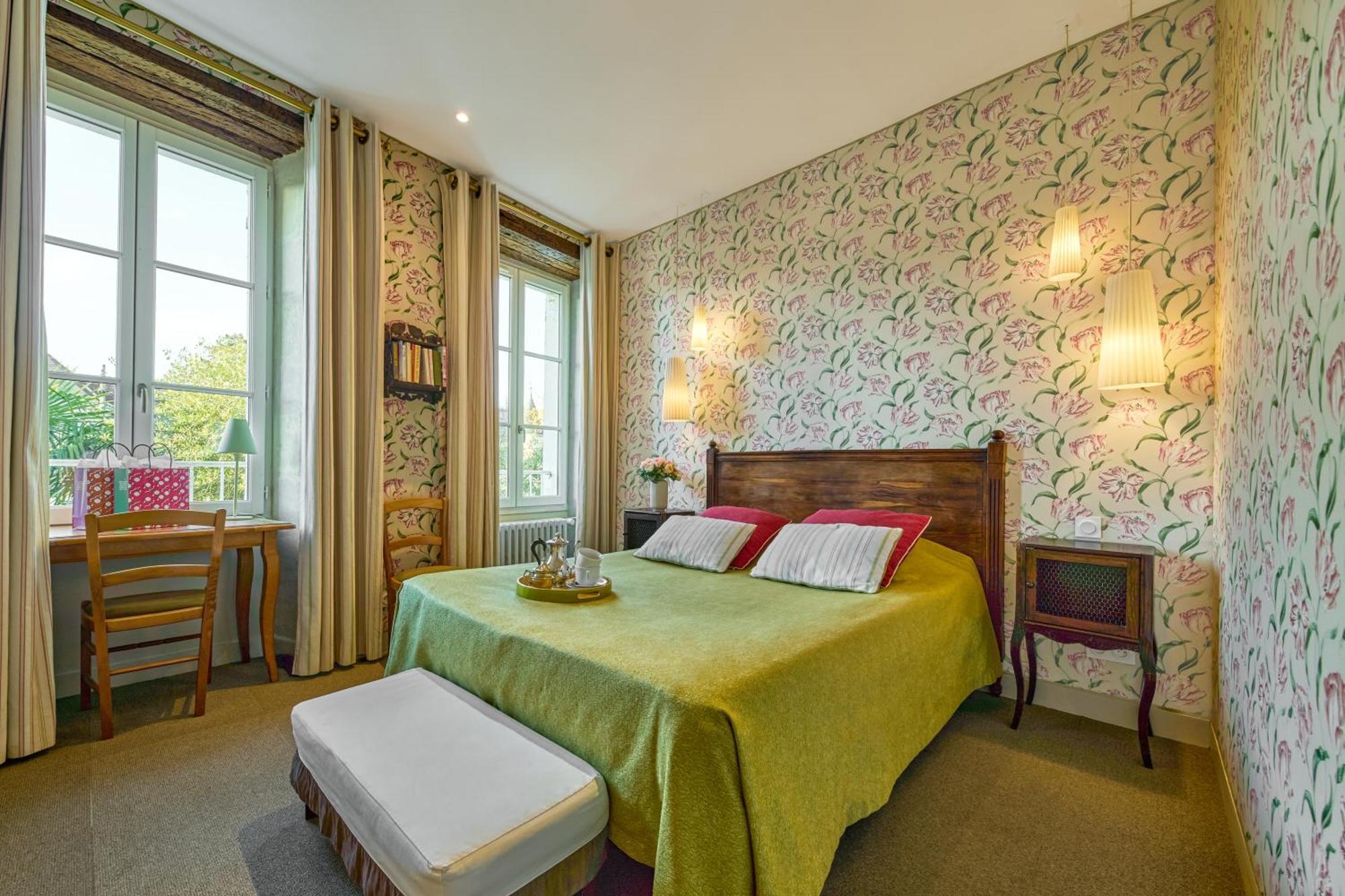 Hotel Diderot Chinon Bagian luar foto